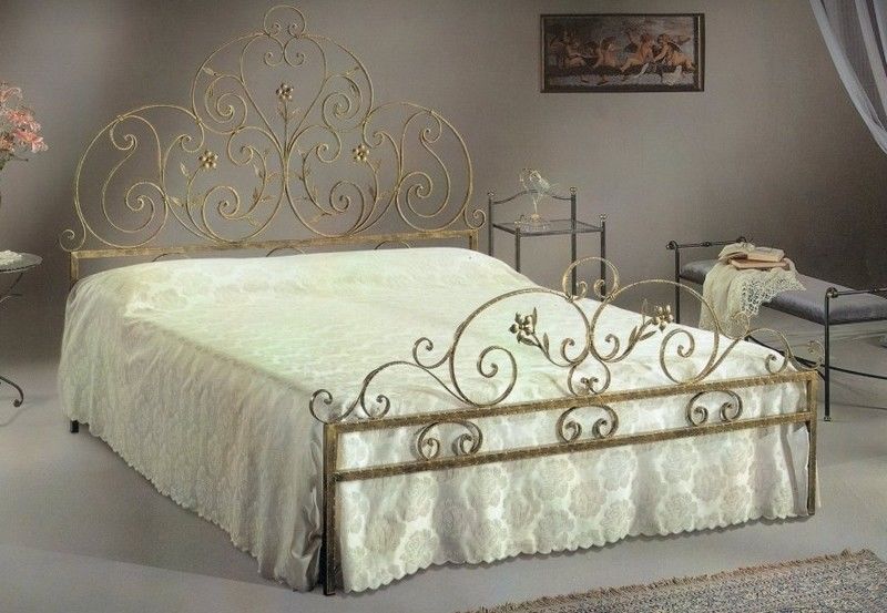 Кованая кровать 2001-48 - 1700 руб. в размере 160х200