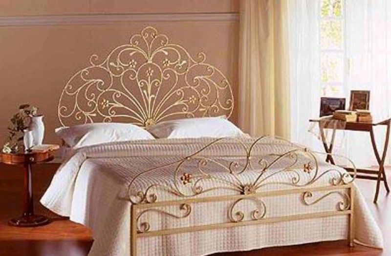 Кованая кровать 2001-23 - 1700 руб. в размере 160х200