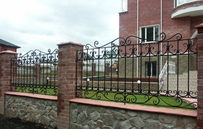 Кованый забор 2002-132 - от 168 руб./кв.м