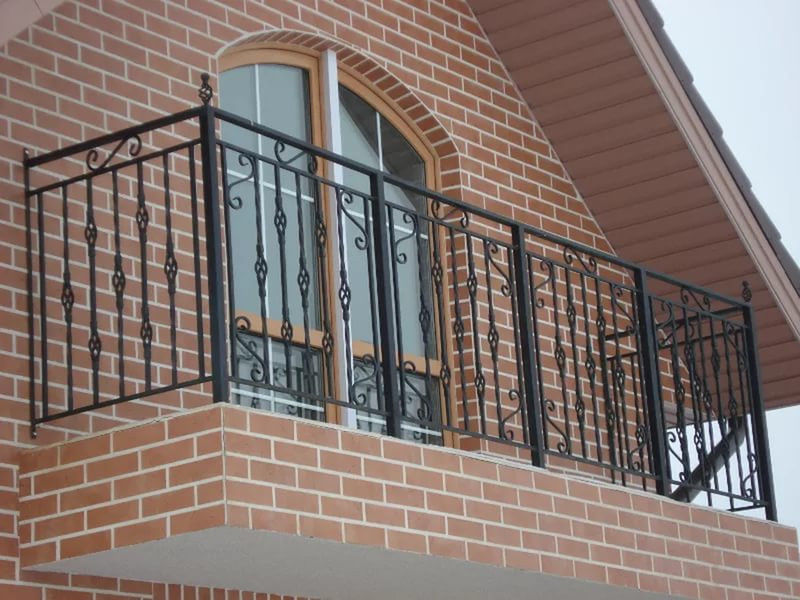 Кованые балконные перила 1-03018 - 242 руб. за м.кв.