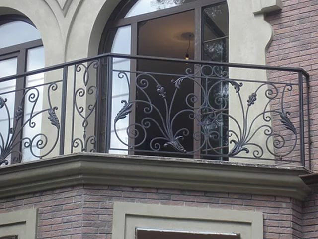Кованые балконные перила 1-03036 - 304 руб. за м.кв.