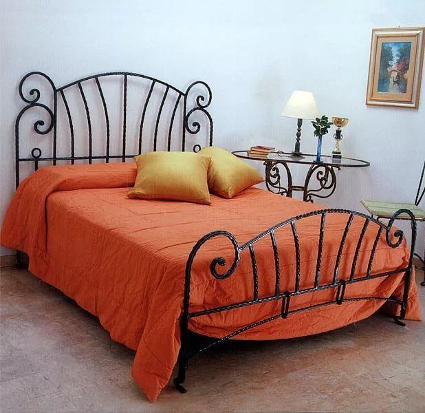 Кованая кровать 2001-131 - 1015 руб. в размере 160х200